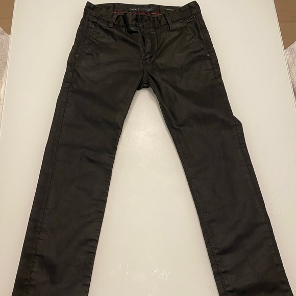 Pair of men’s Guess jeans (Black/Size 32) In perfect condition. Barely touched. - Picture 3 of 5